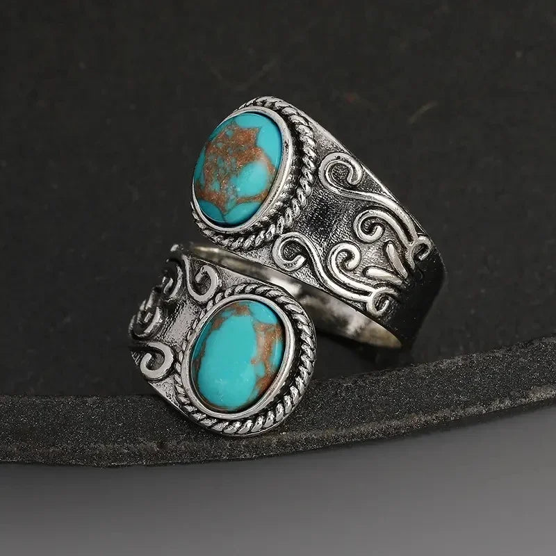 Elegant vintage-ring med turkos och korsmönster