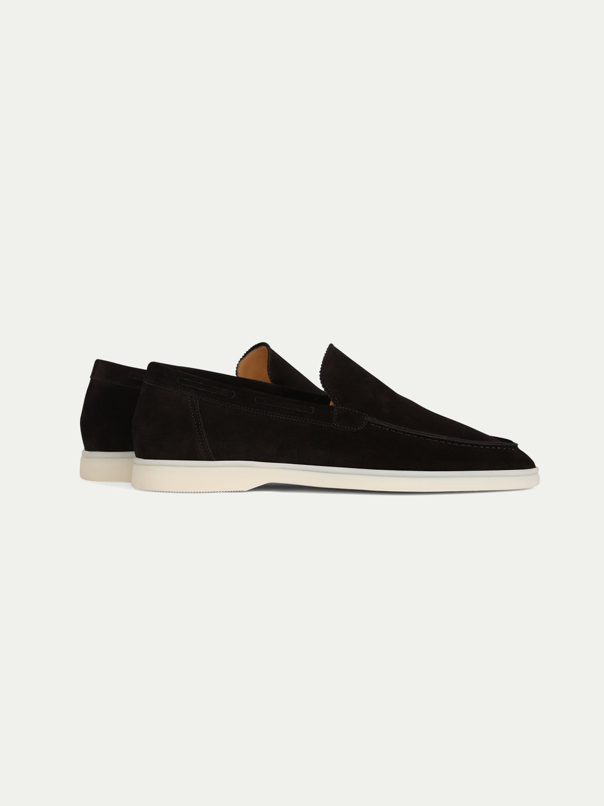 Loafers i mocka i yachtstil