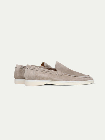 Loafers i mocka i yachtstil