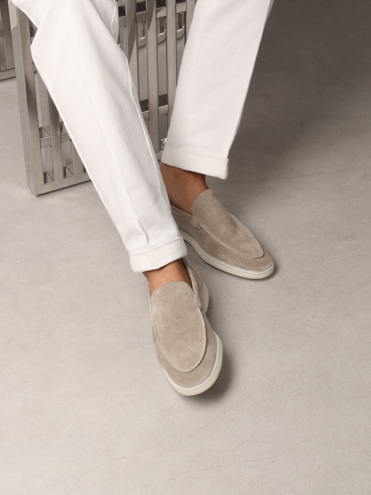 Loafers i mocka i yachtstil