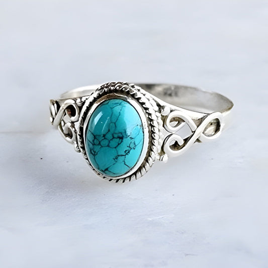 Tidlös oval ring i silver med turkos